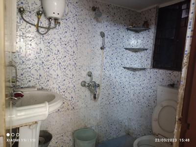 Bathroom Image of 880 Sq.ft 2 BHK Builder Floor for sale in Jadavpur Kolkata for Rs. 5000000