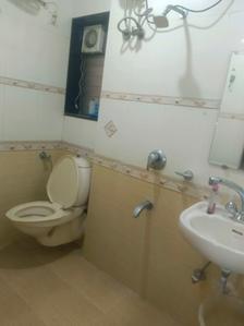 Common Bathroom Image of 1250 Sq.ft 2 BHK Apartment / Flat for sale in Lokhandwala Highland, Kandivali East Mumbai for Rs. 18000000