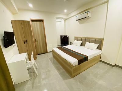 Bedroom Image of Luxury PG From Urbanroomz in Sector 52A, Gurgaon