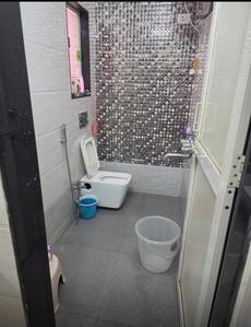 Bathroom Image of 600 Sq.ft 1 BHK Apartment / Flat for rent in Rahul Housing Society, Koregaon Park Pune for Rs. 36000