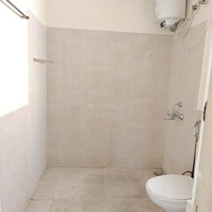 Bathroom Image of 1576 Sq.ft 3 BHK Apartment / Flat for rent in Umang Summer Palms, Sector 86 Faridabad for Rs. 30000