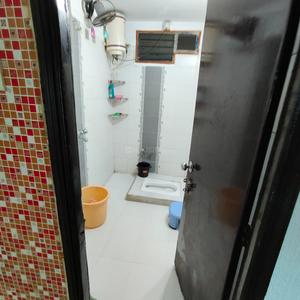 Bathroom Image of 1250 Sq.ft 3 BHK Apartment / Flat for rent in Orient Orient Prem, Dadabadi Kota for Rs. 25000