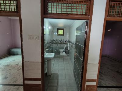 Bathroom Image of 1140 Sq.ft 3 BHK Builder Floor for rent in Barra Kanpur for Rs. 8000