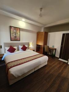 Bedroom Image of 710 Sq.ft 2 BHK Apartment / Flat for sale in Santacruz East Mumbai for Rs. 25000000