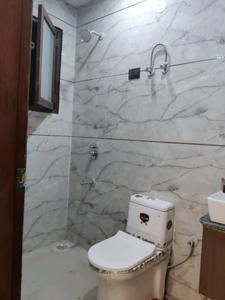 Common Bathroom Image of 1300 Sq.ft 3 BHK Apartment / Flat for sale in Lal Kuan Ghaziabad for Rs. 5865000