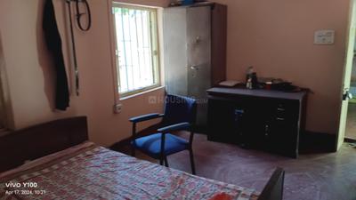 Bedroom Image of 1100 Sq.ft 3 BHK Builder Floor for sale in Tollygunge Kolkata for Rs. 6500000