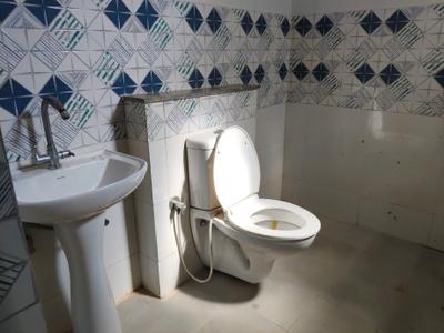 Bathroom Image of 1710 Sq.ft 2 BHK Apartment / Flat for sale in Krishna Dwarkesh Grand, Kundol Agra for Rs. 3299000