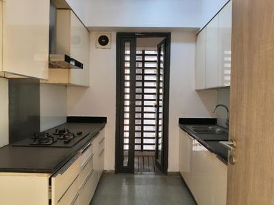 Kitchen Image of 1400 Sq.ft 3.5 BHK Apartment / Flat for sale in Matunga East Mumbai for Rs. 70000000