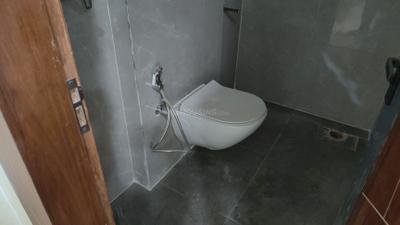 Bathroom Image of 650 Sq.ft 1 BHK Apartment / Flat for sale in Capital Metro Height, Sector 72 Noida for Rs. 3200000