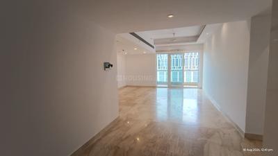 Living Room Image of 3500 Sq.ft 5 BHK Apartment / Flat for rent in Supertech Supernova, Sector 94 Noida for Rs. 130000
