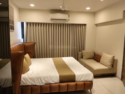 Bedroom Image of 1850 Sq.ft 3 BHK Apartment / Flat for rent in Adani The Meadows, Shantigram Ahmedabad for Rs. 45000
