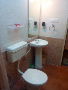 Bathroom Image of 400 Sq.ft 1 RK Studio for rent in Indira Nagar Bengaluru for Rs. 22000