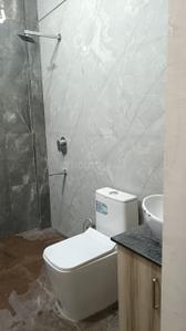 Bathroom Image of 1200 Sq.ft 2 BHK Builder Floor for rent in Rajajipuram Lucknow for Rs. 18000