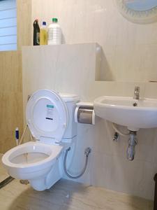 Common Bathroom Image of 906 Sq.ft 2 BHK Apartment / Flat for sale in Pailan Kolkata for Rs. 5600000