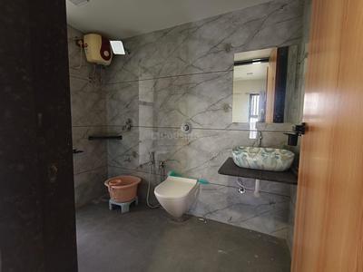 Bathroom Image of 1980 Sq.ft 3 BHK Apartment / Flat for rent in Paldi Ahmedabad for Rs. 36000