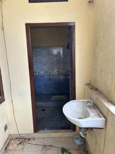 Bathroom Image of 750 Sq.ft 1 BHK Independent House for rent in Borabanda Hyderabad for Rs. 11000