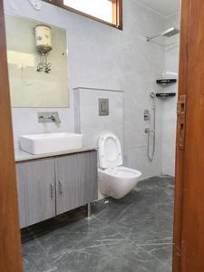 Bedroom Three Image of 2000 Sq.ft 3 BHK Apartment / Flat for sale in DDA Flats Vasant Kunj, Vasant Kunj New Delhi for Rs. 40000000