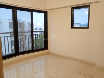 Bedroom Image of 680 Sq.ft 2 BHK Apartment / Flat for rent in Neumec Niwara, Vile Parle East Mumbai for Rs. 76000