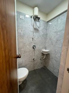 Bathroom Image of 450 Sq.ft 1 BHK Apartment / Flat for sale in Jogeshwari West Mumbai for Rs. 10000000