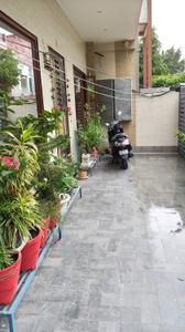 Balcony Image of 2000 Sq.ft 3 BHK Builder Floor for sale in Shastri Nagar Ghaziabad for Rs. 13500000