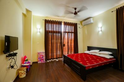 Bedroom Image of 4936 Sq.ft 5 BHK Villa for sale in Century Saras, Ramanashree California Gardens Layout Bengaluru for Rs. 60000000