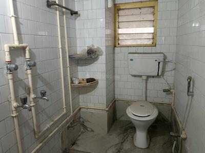 Bathroom Image of 984 Sq.ft 2 BHK Apartment / Flat for sale in Bangur Avenue Kolkata for Rs. 3300000