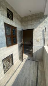 Balcony Image of 800 Sq.ft 2 BHK Apartment / Flat for rent in Anil Suri Group Jhulelal Apartment, Pitampura New Delhi for Rs. 28000