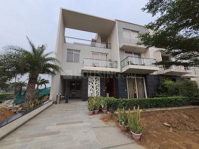 Image of 3480 Sq.ft 4.5 BHK Villa for sale in Godrej Golf Links Villas, Jaypee Greens, Greater Noida for Rs. 53000000