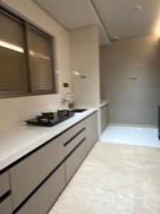 Kitchen Image of 2500 Sq.ft 3.5 BHK Apartment / Flat for sale in Pristine Kyra, Lohegaon Pune for Rs. 44700000