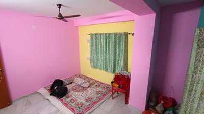 Bedroom Image of 500 Sq.ft 1 BHK Apartment / Flat for rent in South Dum Dum Kolkata for Rs. 7700