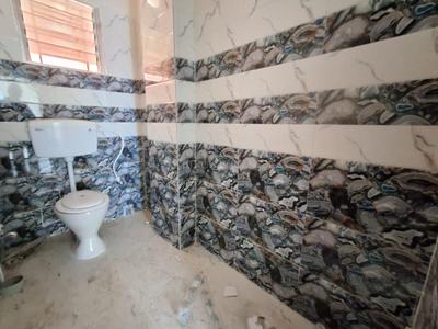 Bathroom Image of 930 Sq.ft 2.5 BHK Apartment / Flat for sale in Keshtopur Kolkata for Rs. 4000000