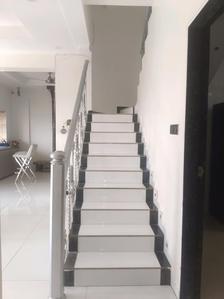 Staircase Image of 3200 Sq.ft 4 BHK Apartment / Flat for sale in BREDCO Viceroy Park, Kandivali East Mumbai for Rs. 110000000