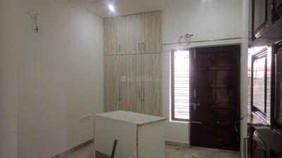 Bedroom Image of 1700 Sq.ft 3 BHK Builder Floor for rent in Sector 14 Gurgaon for Rs. 50000
