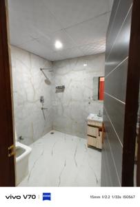 Bathroom Image of 1600 Sq.ft 3 BHK Builder Floor for rent in Ansals Elegance, Shastri Nagar Ghaziabad for Rs. 26000