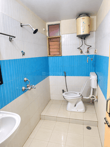 Bathroom Image of 1235 Sq.ft 3 BHK Apartment / Flat for rent in Kashyap Green Brahma Complex, Mustafapur Patna for Rs. 20000