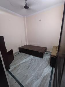 Bedroom Image of 650 Sq.ft 2 BHK Builder Floor for rent in Sant Nirankari Colony RWA, Mukherjee Nagar New Delhi for Rs. 13000