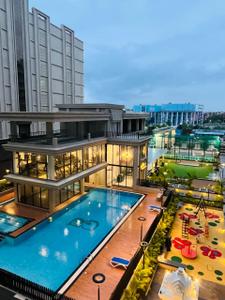 Image of 1000 Sq.ft 2 BHK Apartment / Flat for rent in Oxy Beaumonde, Viman Nagar, Pune for Rs. 57000