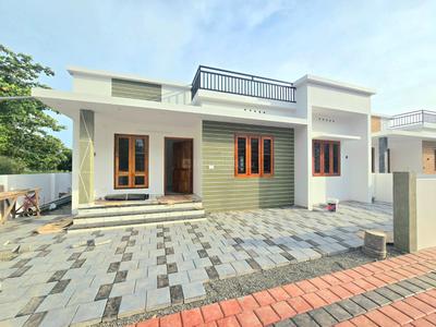 Image of 800 Sq.ft 2 BHK Independent House for sale in Alangad, Kochi for Rs. 3500000