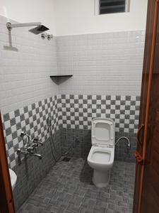 Bathroom Image of 895 Sq.ft 1 BHK Independent House for rent in Kamadhenu, Madikeri Kodagu for Rs. 10500