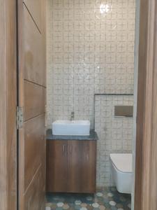 Common Bathroom Image of 2250 Sq.ft 4 BHK Builder Floor for rent in Green Field Colony Faridabad for Rs. 40000