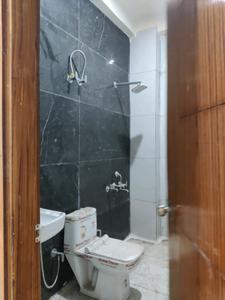 Common Bathroom Two Image of 1800 Sq.ft 4 BHK Villa for sale in Villa Chipyana, Chipiyana Buzurg Ghaziabad for Rs. 10700000