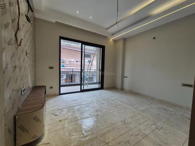 Bedroom Image of 2000 Sq.ft 3 BHK Builder Floor for sale in Raja Garden New Delhi for Rs. 40000000