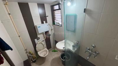 Bathroom Image of 851 Sq.ft 3 BHK Apartment / Flat for sale in Sahajanand Pramukh Heights, Andheri West Mumbai for Rs. 30000000