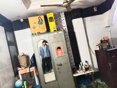 Bathroom Image of 1000 Sq.ft 2 BHK Builder Floor for rent in Moti Nagar New Delhi for Rs. 18000
