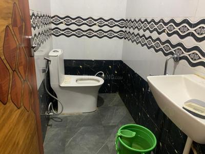 Bathroom Image of 1000 Sq.ft 2 BHK Builder Floor for rent in Halasuru Bengaluru for Rs. 36000