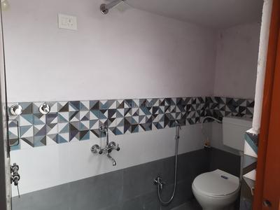 Bathroom Image of Gudadhe Room Rentals in Vivekanand Nagar, Nagpur