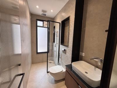 Bathroom Image of 750 Sq.ft 1 BHK Builder Floor for rent in Sector 26A Gurgaon for Rs. 52000