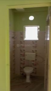 Bathroom Image of 750 Sq.ft 2 BHK Apartment / Flat for rent in Tollygunge Kolkata for Rs. 15000