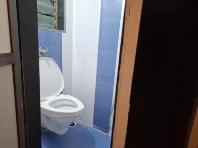 Bathroom Image of 500 Sq.ft 1 BHK Apartment / Flat for rent in Agripada Mumbai for Rs. 45000