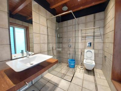 Bathroom Image of 5000 Sq.ft 4 BHK Independent House for rent in Anna Nagar Chennai for Rs. 275000